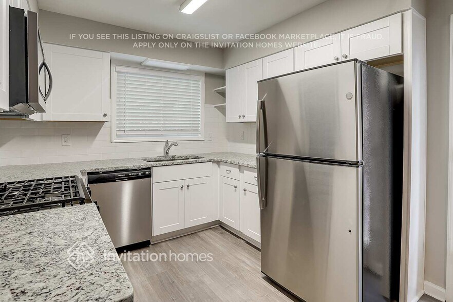 Building Photo - 2813 Rainbow Forest Dr