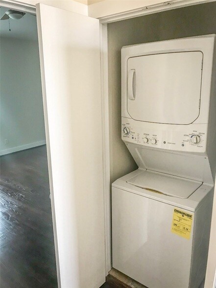 Building Photo - 1019 Bonner St