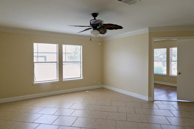 Building Photo - 2909 Donnell Dr