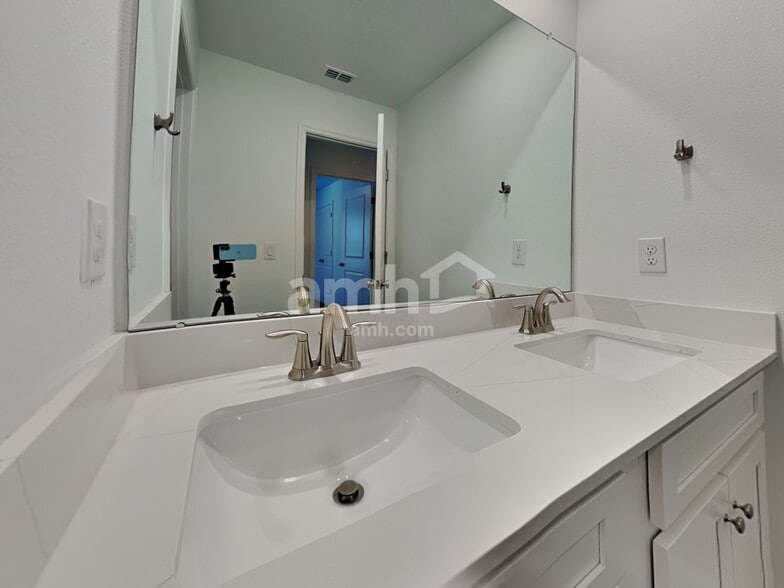 Building Photo - 6735 Atlantic Bch Ave