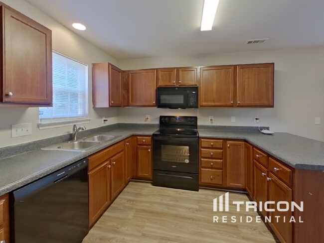 Building Photo - 2425 Reid Oaks Dr