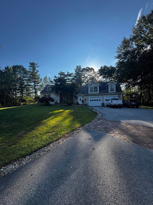 Building Photo - 13 Blunt Dr