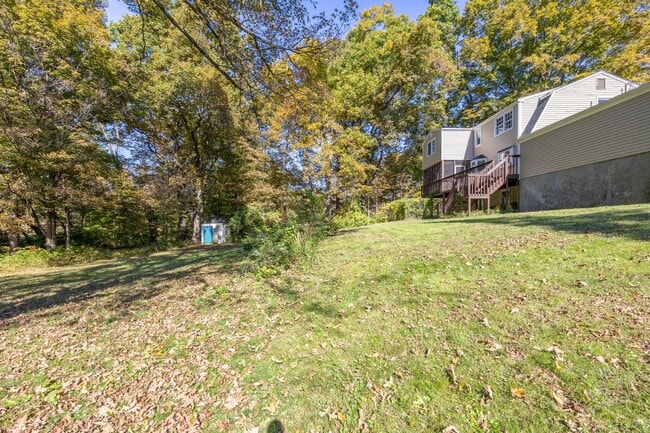 Building Photo - Charming 4 Bedroom Colonial with Updated K...