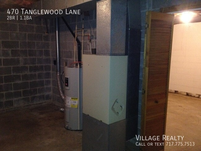 Building Photo - 470 Tanglewood Ln