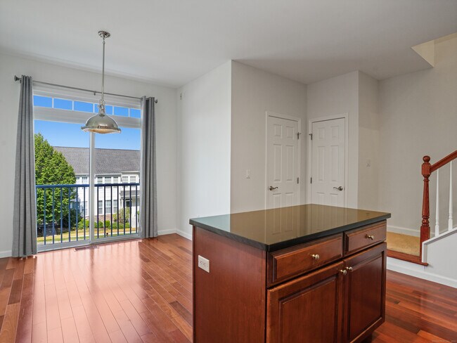 Building Photo - 16 Warrington Round