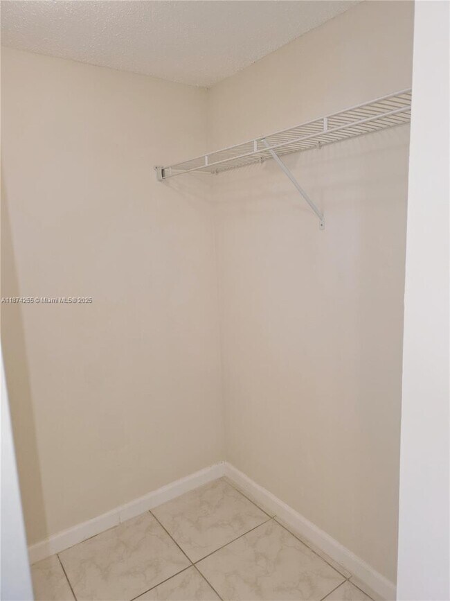 Building Photo - 4140 NW 44th Ave