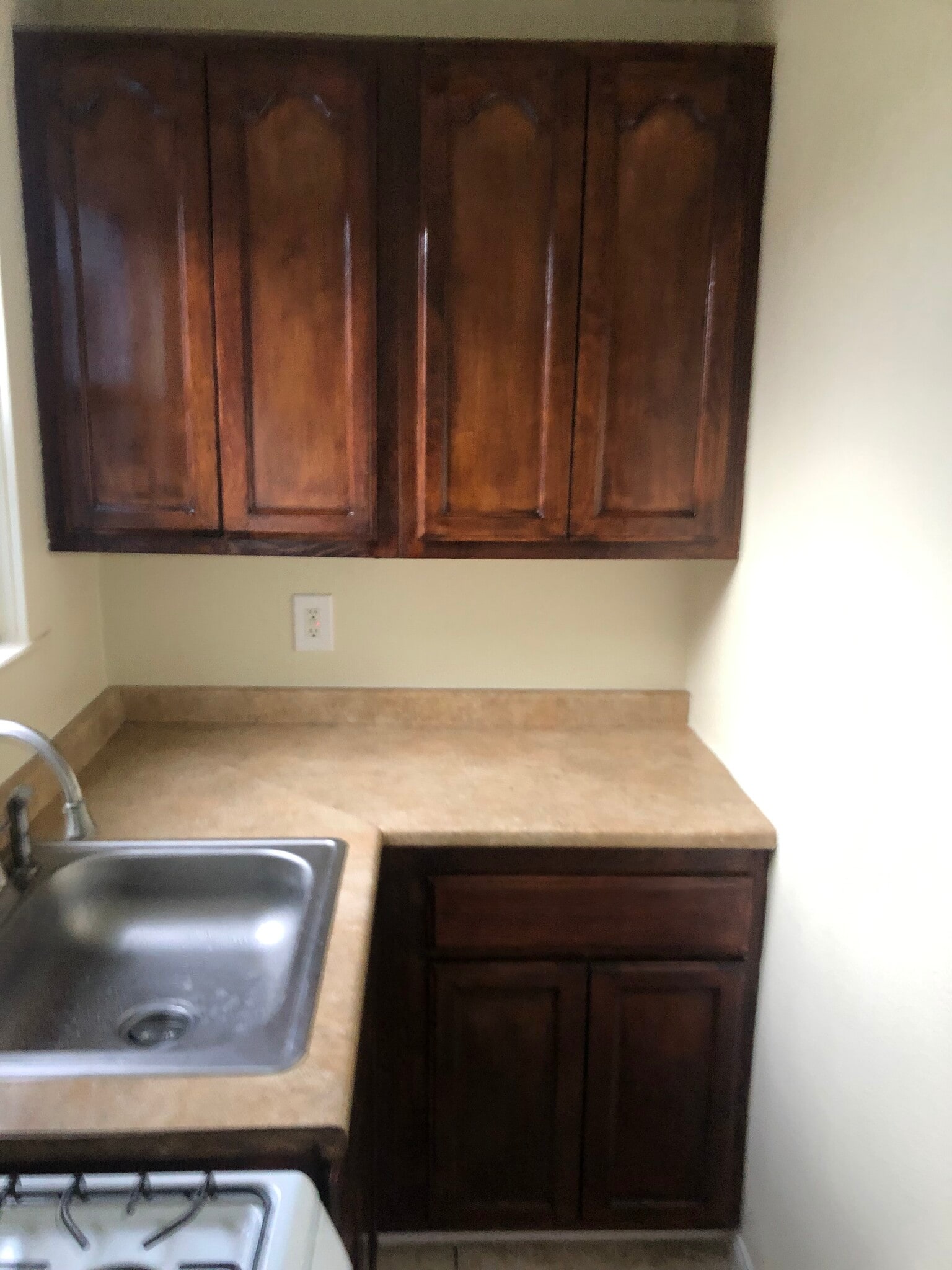 Kitchen - 716 1/2 W 60th St