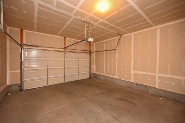 Building Photo - 13078 S Elm Hollow Ct