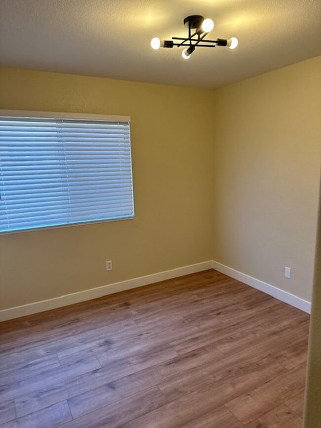 Building Photo - Single Story located in 89031