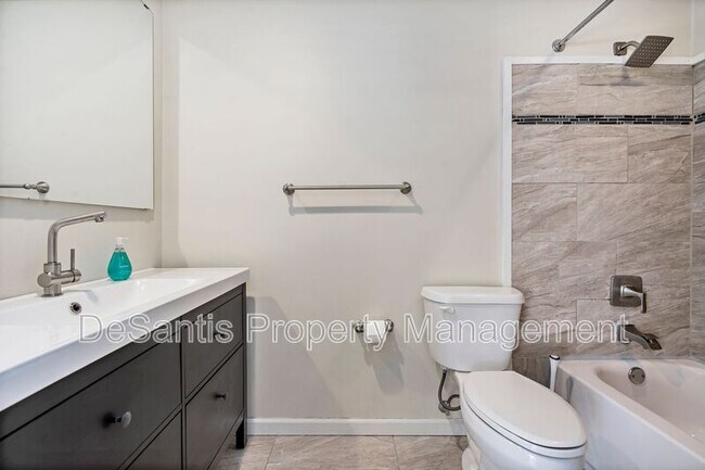 Building Photo - 1129 Brabec St