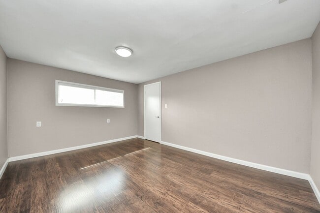 Building Photo - 5747 Turtle Creek Rd