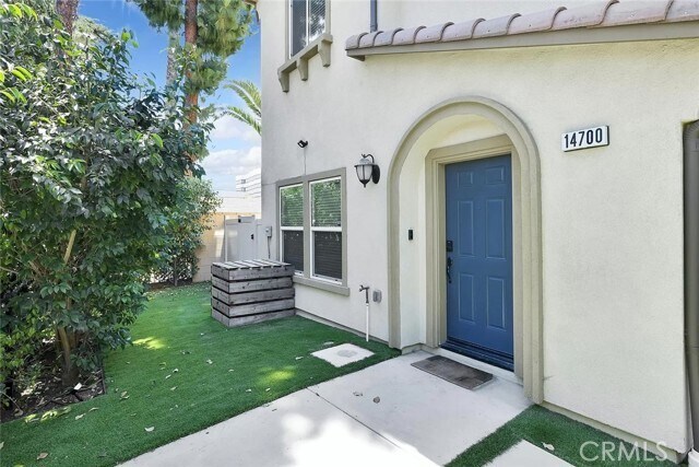 Building Photo - 14700 Sherman Way