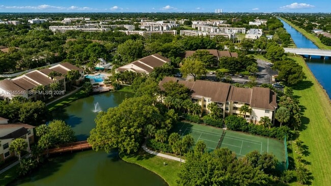 Building Photo - 9999 Summerbreeze Dr