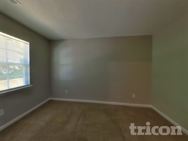 Building Photo - 6617 Flat Rock Dr