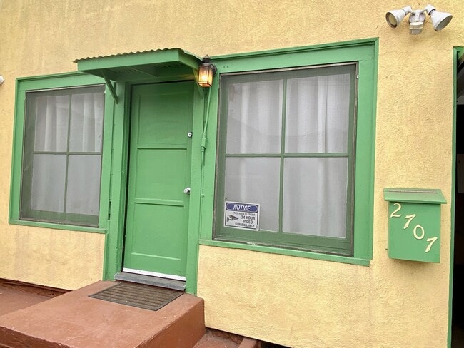 Building Photo - 2707 Strongs Dr