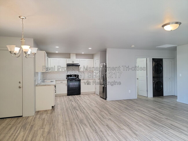 Building Photo - 412 Whitefish Ln
