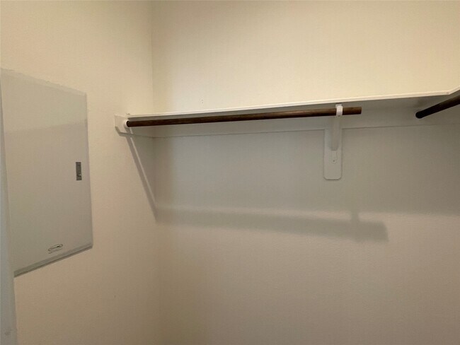 Building Photo - 10418 Quiet Courtyard Rd