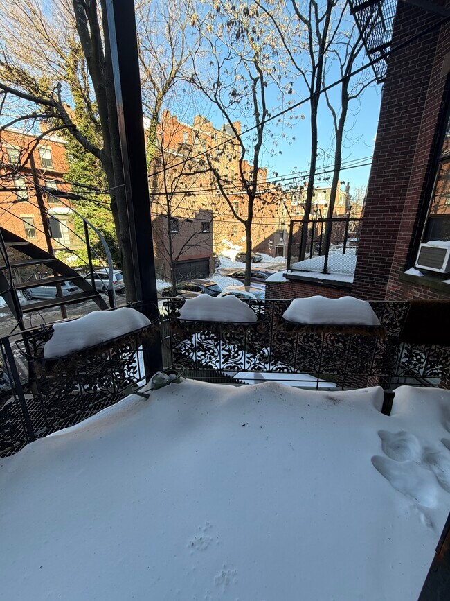 Building Photo - 327 Commonwealth Ave