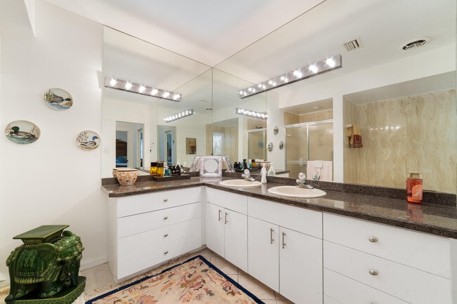 Building Photo - 3000 Conifer Dr