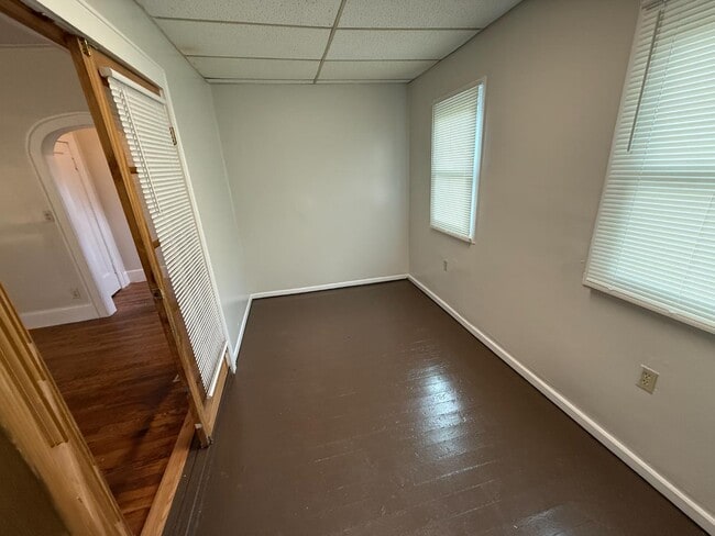 Building Photo - 103 Malcolm St