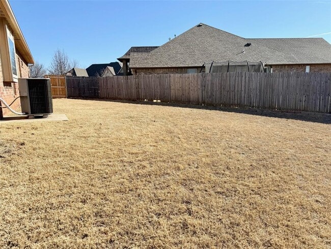 Building Photo - 620 Summit Crest Ln