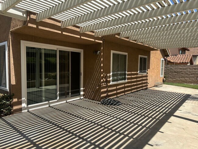 Building Photo - 940 Birmingham Dr