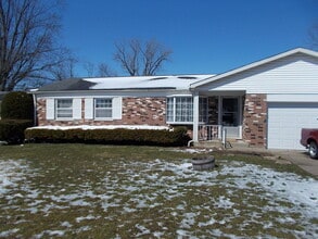 Building Photo - 312 Hazelwood Ln