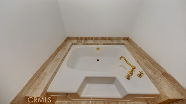 Building Photo - 726 Kendall Dr