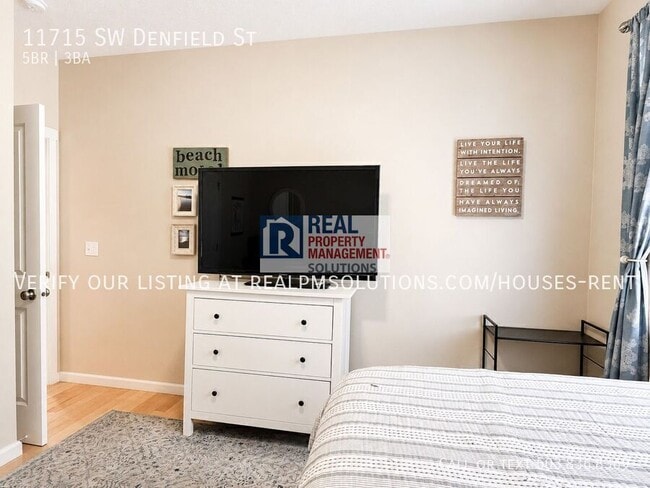 Building Photo - 11715 SW Denfield St