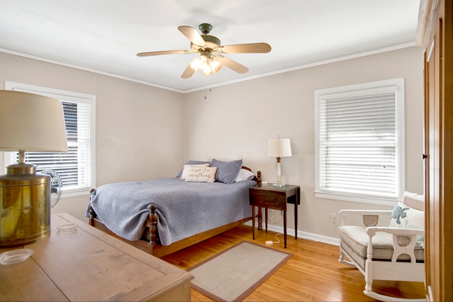 Building Photo - Vintage East Hill Mid-Century Home