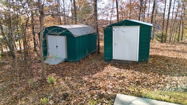 Building Photo - MOVE-IN SPECIAL- $300 OFF FIRST MONTH'S RENT!