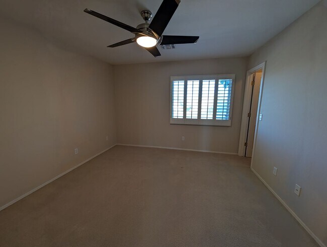 Building Photo - 4 Bedroom 2.5 Bath With Private Pool