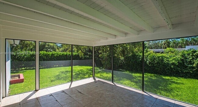Building Photo - 5800 SW 100th St