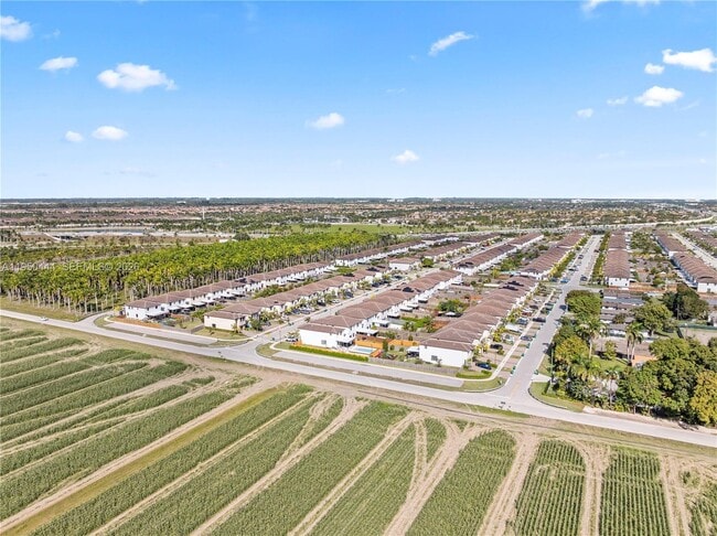 Building Photo - 25557 SW 109th Ave