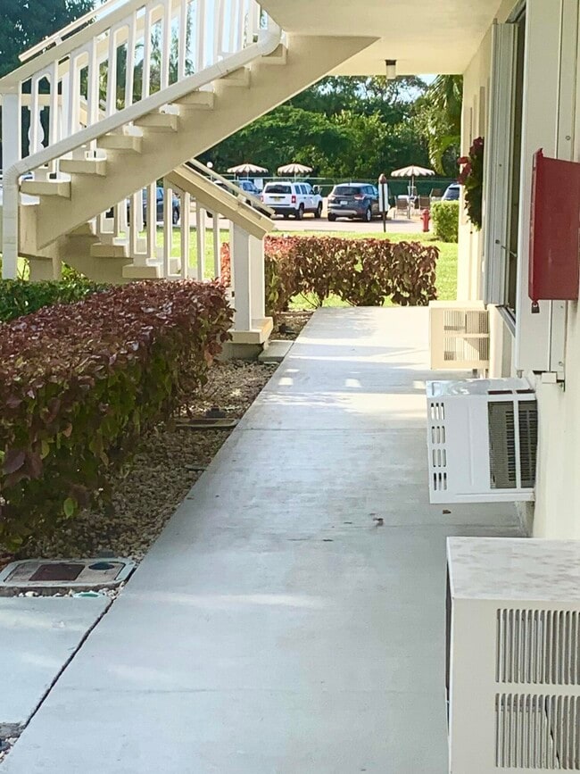 Building Photo - 315 Camden M