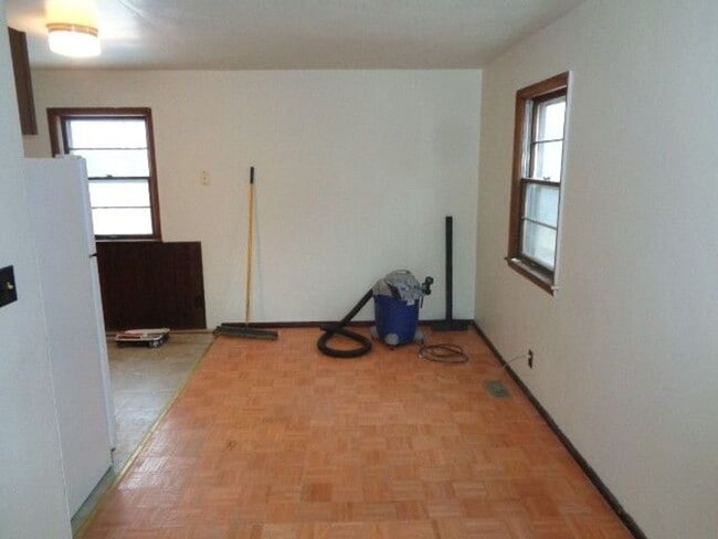 Building Photo - 1405 Holly Hill Dr