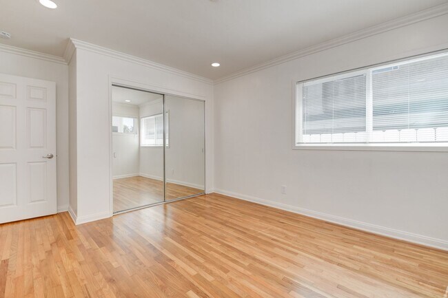 Building Photo - 3 Bedroom House in the Heart of Pacific Be...