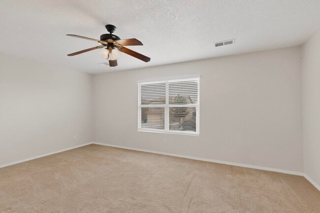 Building Photo - 2713 Violeta Cir SE