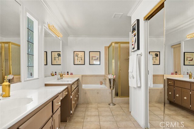 Building Photo - 1521 Fairway Oaks Ave