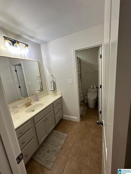 Building Photo - 221 Castlehill Dr