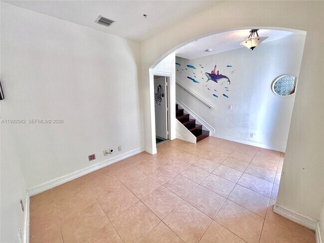 Building Photo - 450 NE 2nd Ave