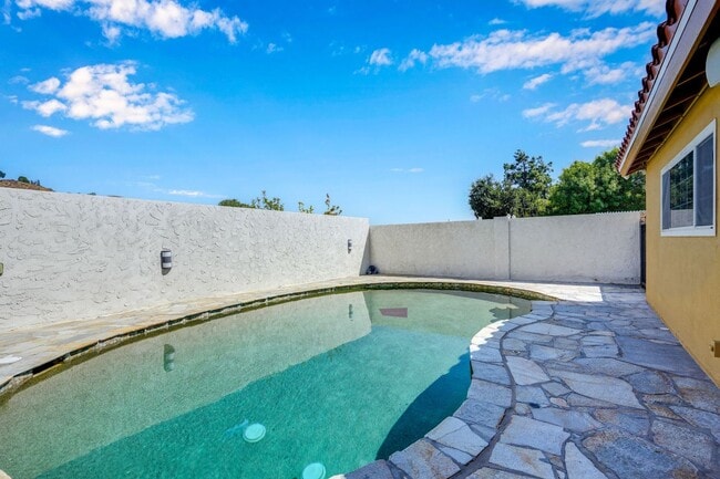 Building Photo - Fully Remodeled 4-Bedroom Single-Story ADU...