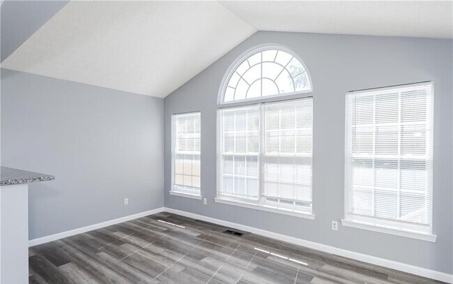 Building Photo - 3601 Empire Dr