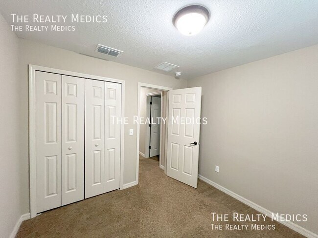 Building Photo - 14568 SW 75th Cir