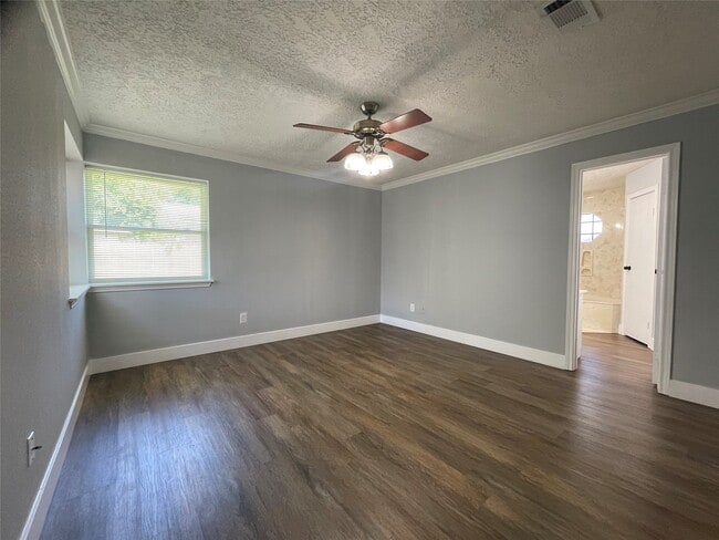 Building Photo - 6207 Denmark Dr