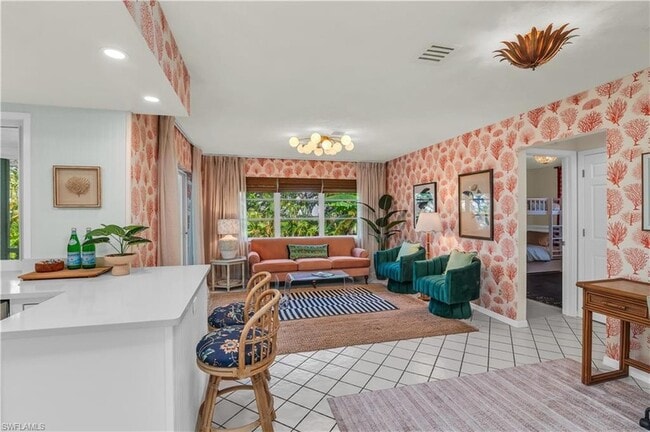 Building Photo - 288 Castaways St