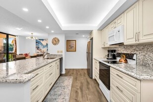 Building Photo - 950 Egret Cir