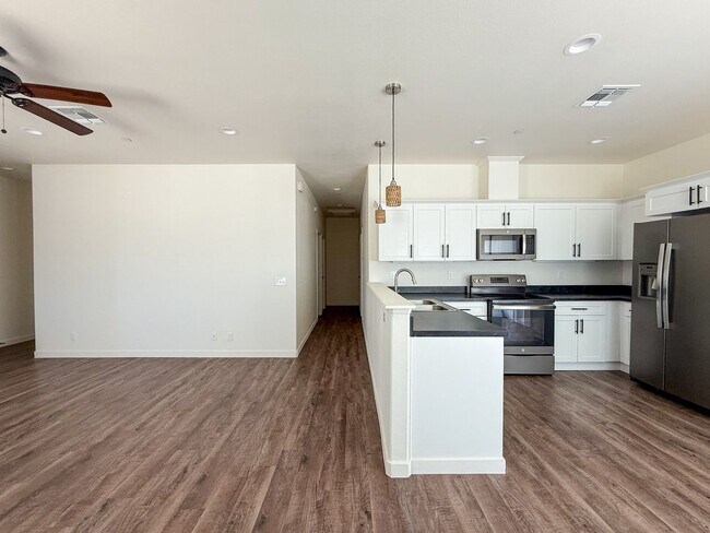 Building Photo - 29 Palms Home with Solar