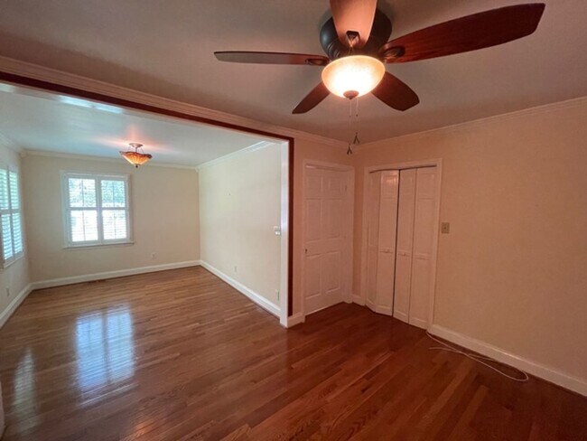 Building Photo - Wonderful ranch with inground pool!