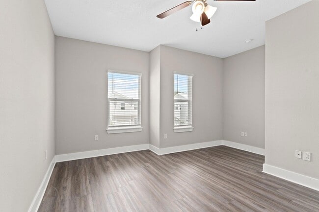 Building Photo - 118 N Sand Palm Rd